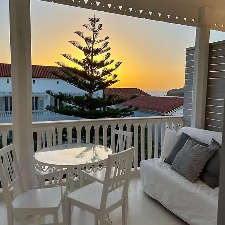Sunrise Getaway W Sea Views Ándros
