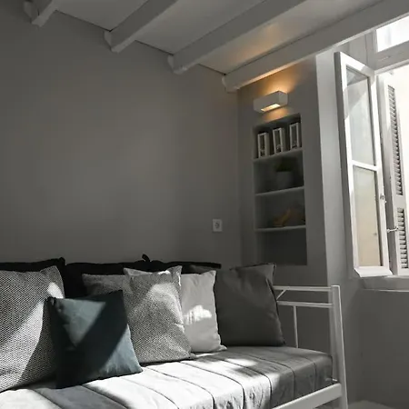 Sunrise Getaway W Sea Views Holiday home