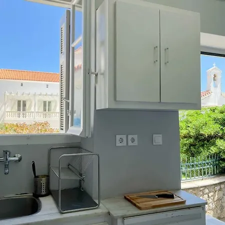 Sunrise Getaway W Sea Views * Andros Town